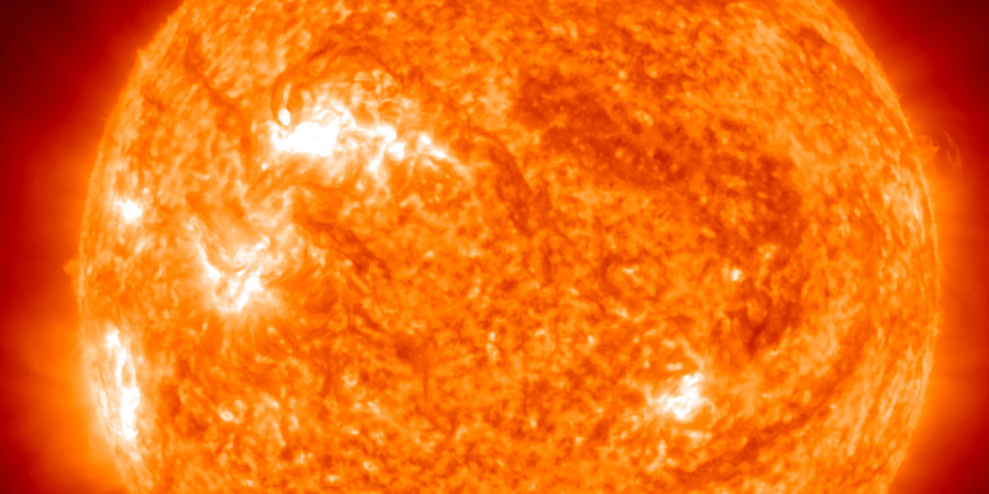 Pripravte foťáky! 📸 Trojitý uragán zo Slnka mieri priamo na nás!